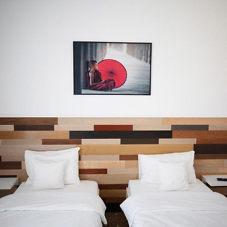 1Hotels Timisoara Bagian luar foto