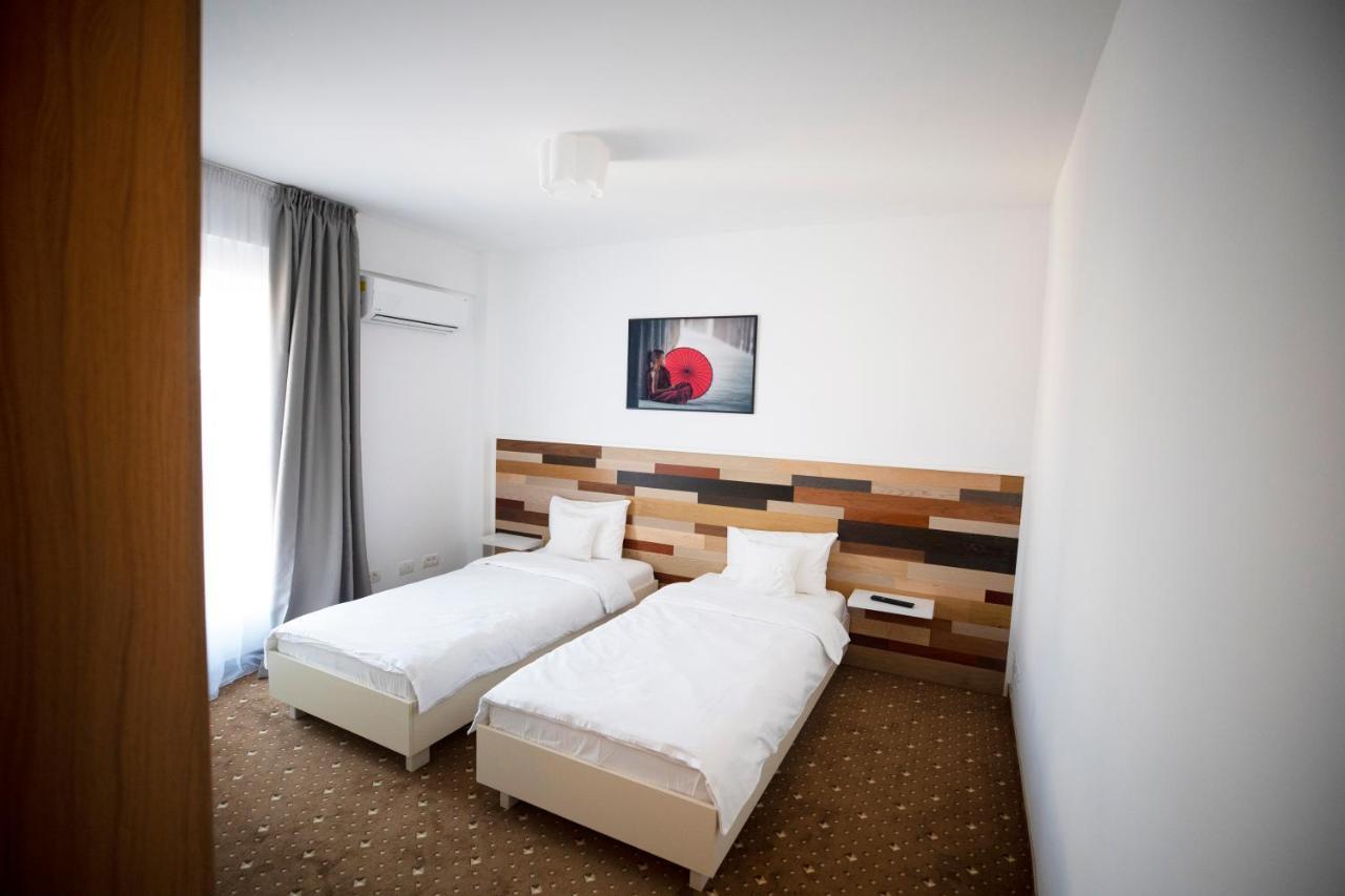 1Hotels Timisoara Bagian luar foto