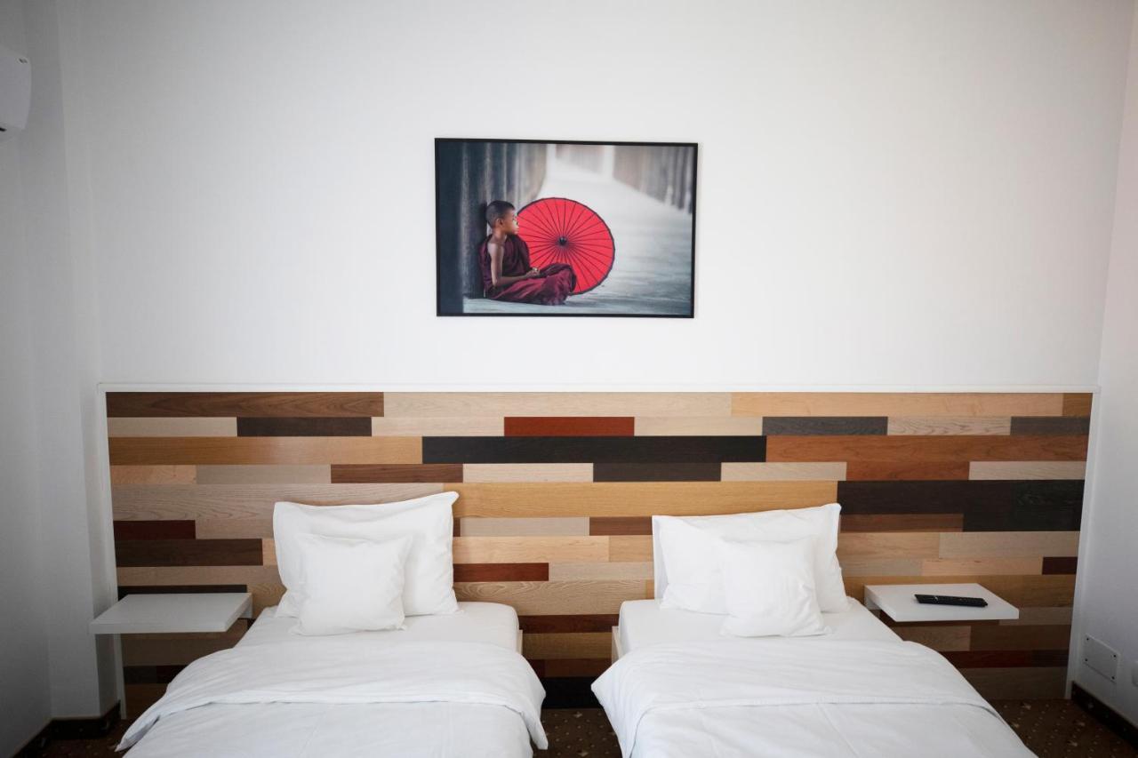 1Hotels Timisoara Bagian luar foto
