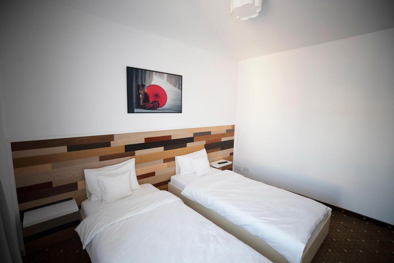 1Hotels Timisoara Bagian luar foto